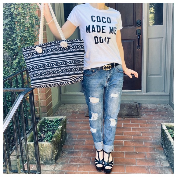 ShopEvelynne Handbags - ✨LAST ONE✨PERFECT TRIBAL PRINT WEEKEND TOTE BAG